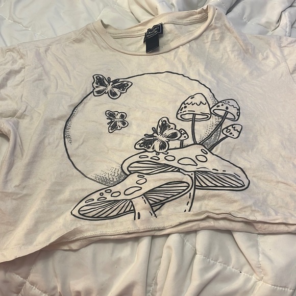 cream mushroom and butterfly crop top - Picture 1 of 1
